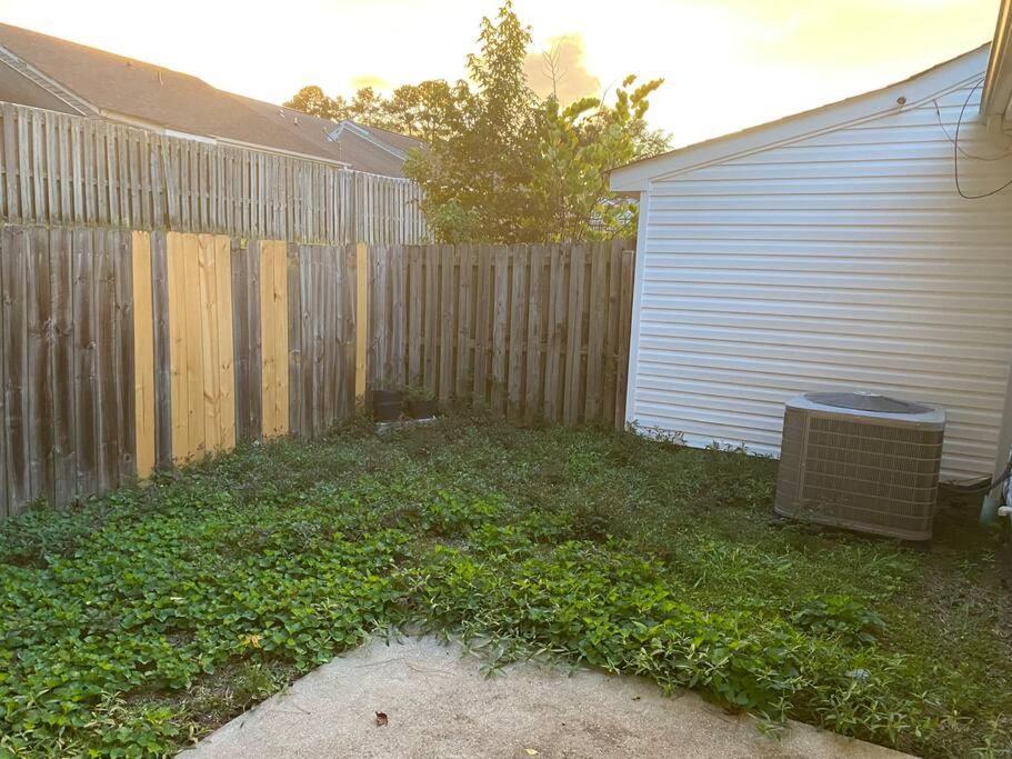 Comfy, Stylish Townhome Near I-20! オーガスタ エクステリア 写真