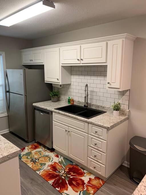 Comfy, Stylish Townhome Near I-20! オーガスタ エクステリア 写真